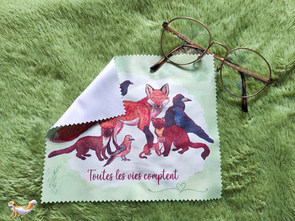 Chiffonnette essuie-lunettes microfibre verte avec illustration engagée Toutes les vies comptent réunissant 9 espèces animales par Foxa Art Création renard fouine martre geai des chenes etourneau sansonnet corbeau freux corneille noire belette pie bavarde