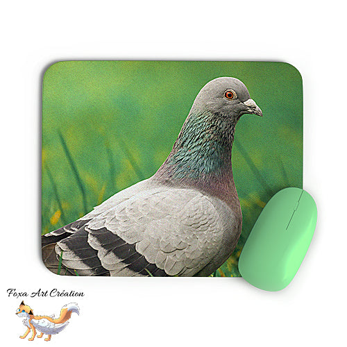 Tapis de souris Portrait de Pigeon Biset, Ambiance Verte, Colombe, Oiseaux, Photographie nature, Modèle 1, décoration de bureau