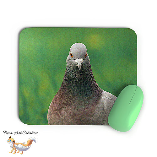 Tapis de souris Portrait de Pigeon Biset, Ambiance Verte, Colombe, Oiseaux, Photographie nature, Modèle 3, décoration de bureau