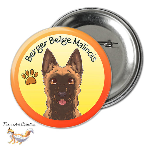 Badge à épingle rond illustré avec un portrait de Berger Belge Malinois sur fond jaune par Foxa Art Création