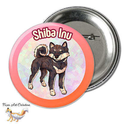 Badge épingle illustré d un Shiba Inu noir et feu par Foxa Art Création