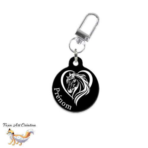 Médaille identification cheval personnalisée pour licol motif portrait coeur cheval sur fond noir