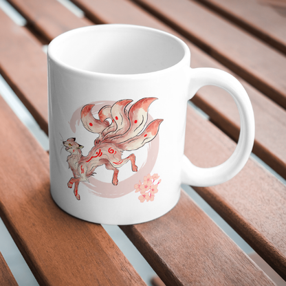 Mug céramique Kitsune blanc (renard japonais Kyubi) illustré par Foxa Art Création. Esprit mythologique, folklore, fleurs de cerisier et option prénom personnalisé.