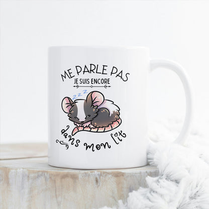 Mug Souris Endormie - "Me parle pas je suis encore dans mon lit", humour café, tasse cadeau