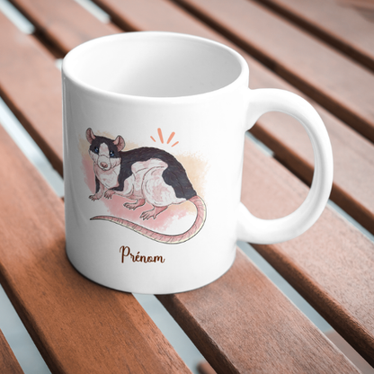 Mug personnalisé rat domestique personnalisable avec prénom par Foxa Art Création. Choisissez parmi 9 couleurs de pelage. Fait main en France.