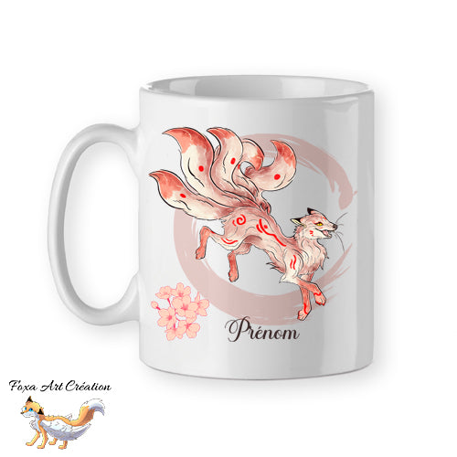 Mug céramique Kitsune blanc (renard japonais Kyubi) illustré par Foxa Art Création. Esprit mythologique, folklore, fleurs de cerisier et option prénom personnalisé.